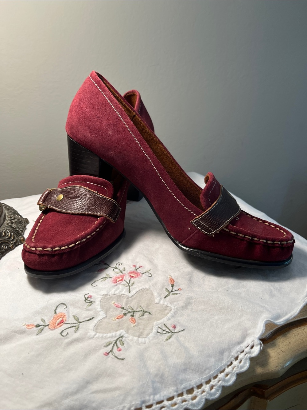 NEW Naturalizer Pinot Noir Suede Winsome Heels Size 9 M